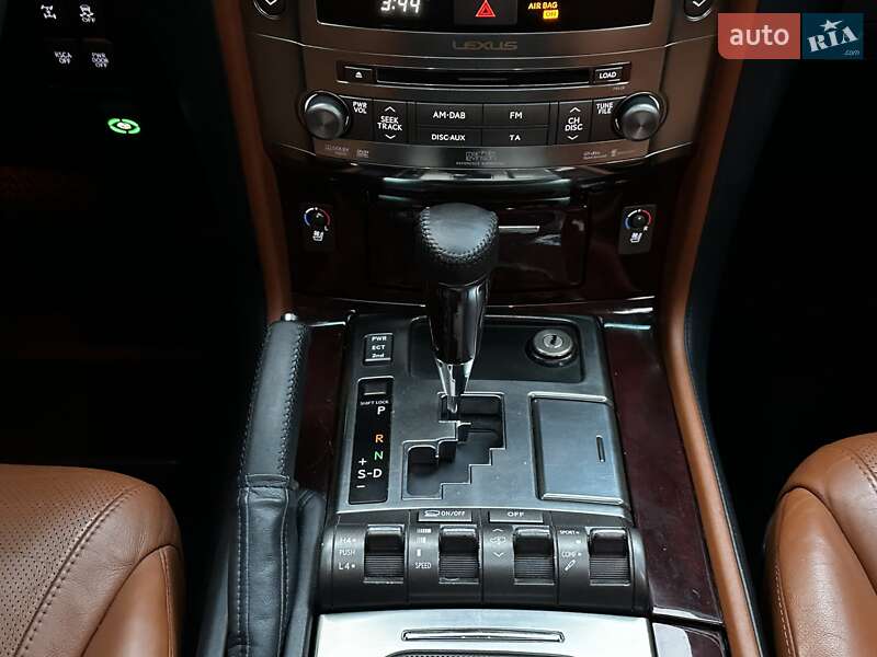 Внедорожник / Кроссовер Lexus LX 2011 в Тернополе