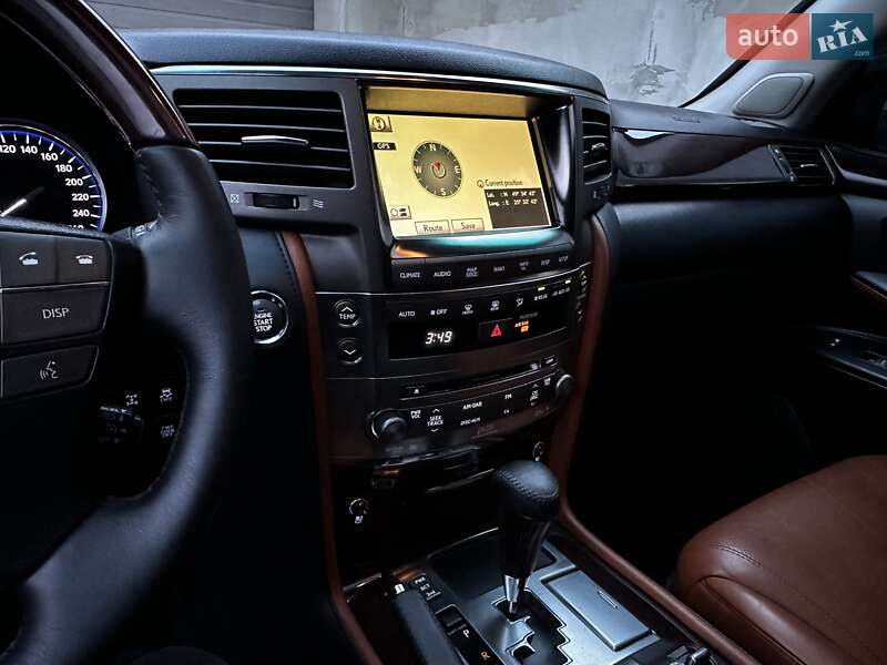 Внедорожник / Кроссовер Lexus LX 2011 в Тернополе