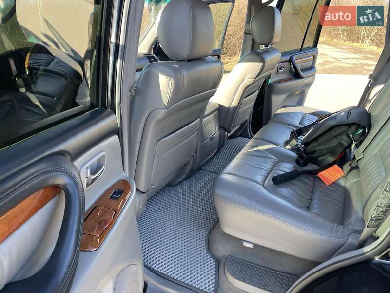 Внедорожник / Кроссовер Lexus LX 2006 в Самборе