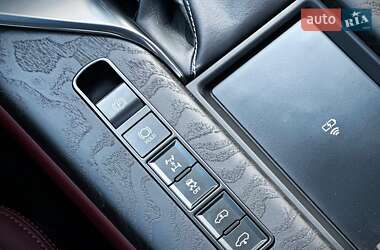 Внедорожник / Кроссовер Lexus LX 2023 в 