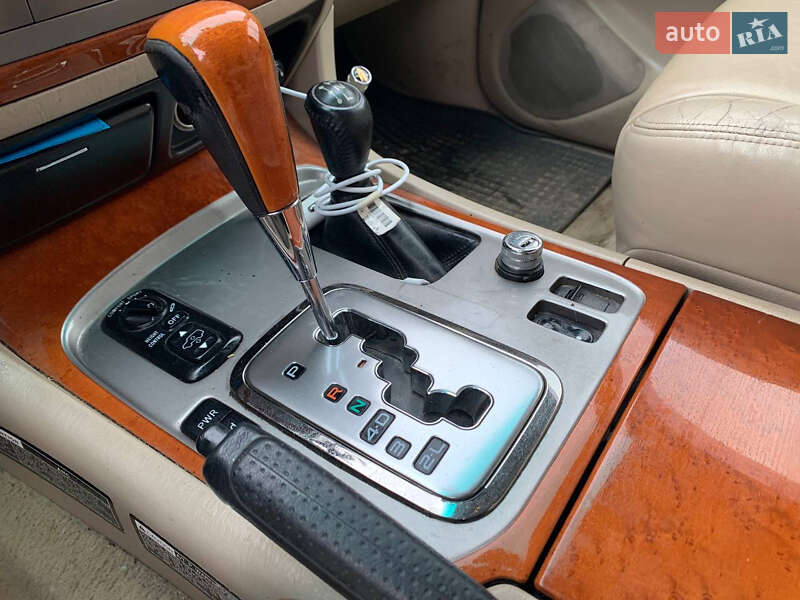 Внедорожник / Кроссовер Lexus LX 2003 в Николаеве