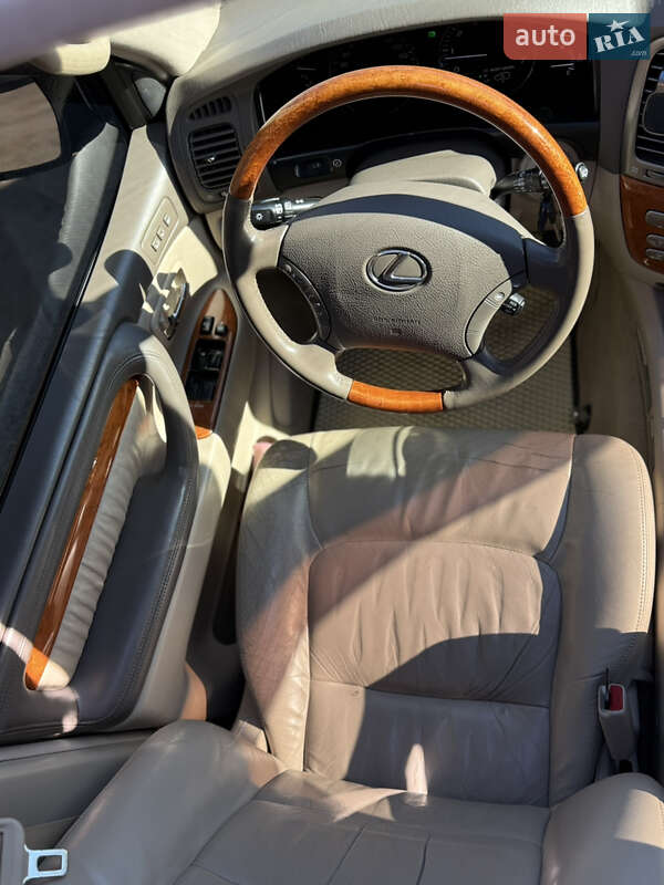 Внедорожник / Кроссовер Lexus LX 2004 в Ивано-Франковске