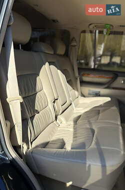 Внедорожник / Кроссовер Lexus LX 2004 в 
