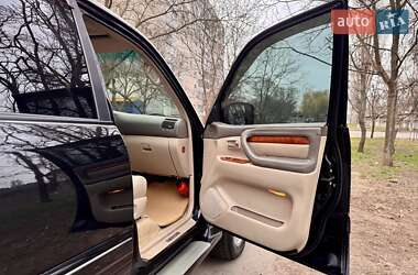 Внедорожник / Кроссовер Lexus LX 2003 в 