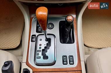 Внедорожник / Кроссовер Lexus LX 2003 в 