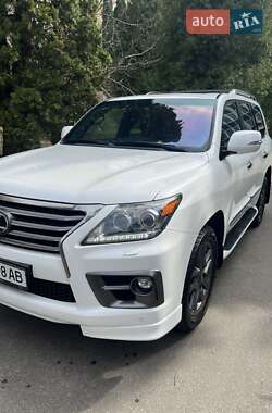 Внедорожник / Кроссовер Lexus LX 2013 в 