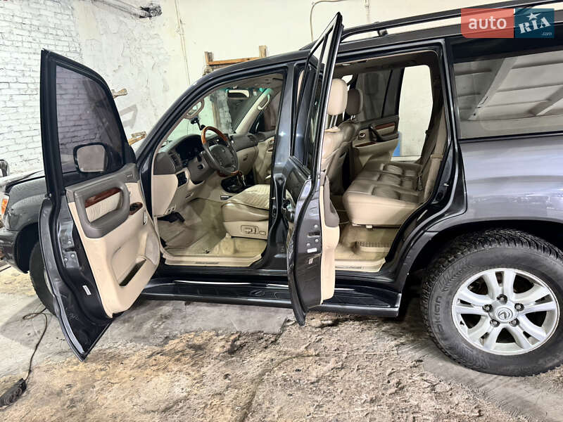Позашляховик / Кросовер Lexus LX 2003 в Слов'янську