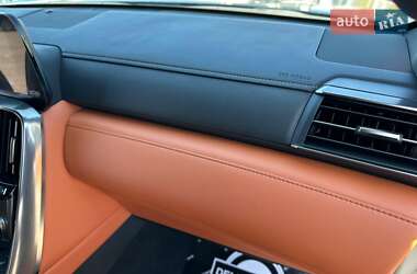 Позашляховик / Кросовер Lexus LX 2023 в 