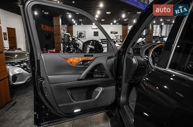 Внедорожник / Кроссовер Lexus LX 2022 в 