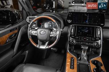 Внедорожник / Кроссовер Lexus LX 2022 в 