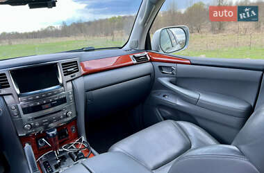 Внедорожник / Кроссовер Lexus LX 2008 в 