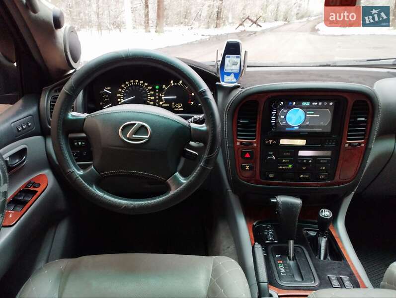 Позашляховик / Кросовер Lexus LX 2000 в Києві