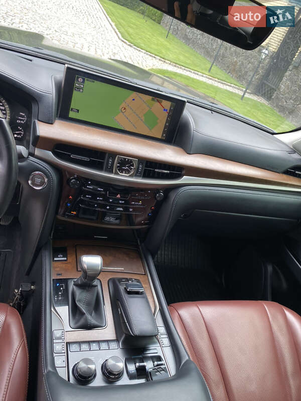 Внедорожник / Кроссовер Lexus LX 2016 в Черкассах