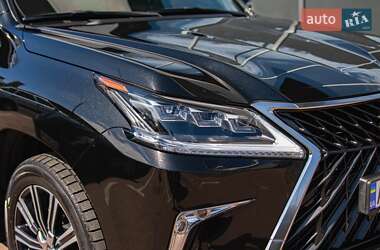 Внедорожник / Кроссовер Lexus LX 2019 в 