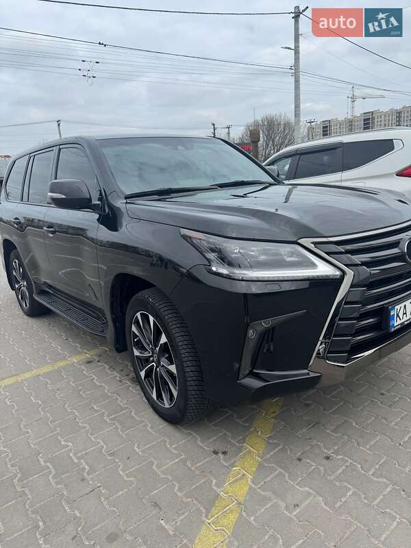 Внедорожник / Кроссовер Lexus LX 2021 в 