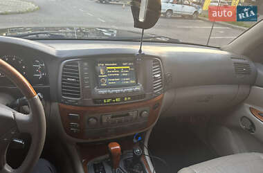 Позашляховик / Кросовер Lexus LX 2006 в 