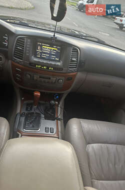 Позашляховик / Кросовер Lexus LX 2006 в 