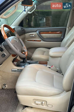 Внедорожник / Кроссовер Lexus LX 2004 в 