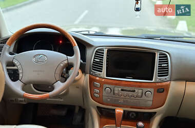 Внедорожник / Кроссовер Lexus LX 2004 в 