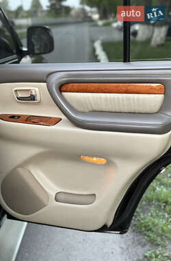 Внедорожник / Кроссовер Lexus LX 2004 в 