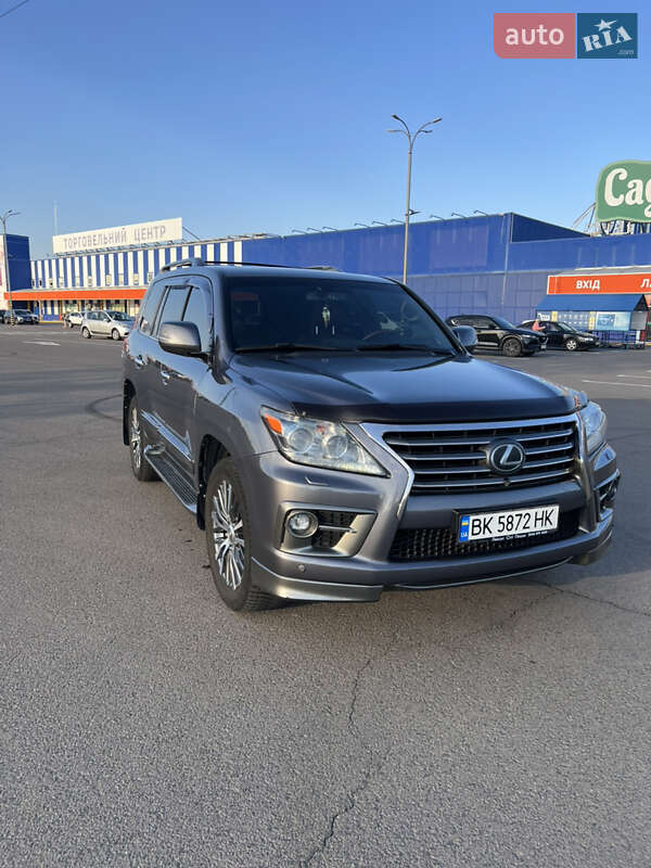 Позашляховик / Кросовер Lexus LX 2014 в Луцьку