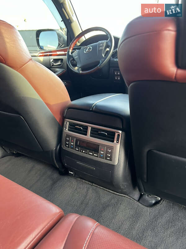 Позашляховик / Кросовер Lexus LX 2014 в Луцьку