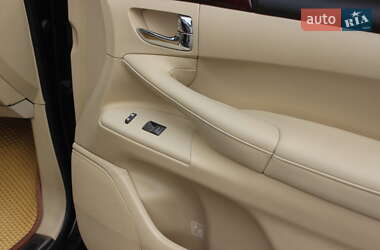 Внедорожник / Кроссовер Lexus LX 2010 в 