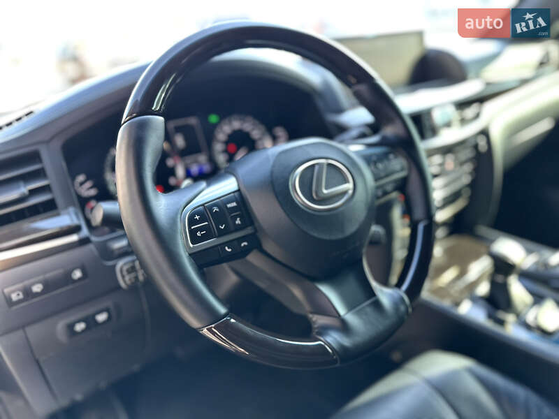 Внедорожник / Кроссовер Lexus LX 2017 в Днепре