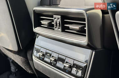 Внедорожник / Кроссовер Lexus LX 2022 в 