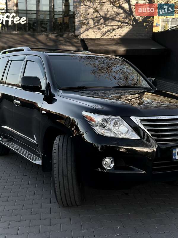 Позашляховик / Кросовер Lexus LX 2008 в Чернівцях