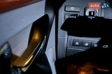 Внедорожник / Кроссовер Lexus LX 2008 в 