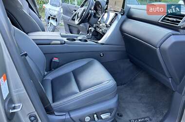 Позашляховик / Кросовер Lexus LX 2022 в 