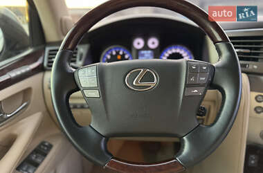 Внедорожник / Кроссовер Lexus LX 2009 в 
