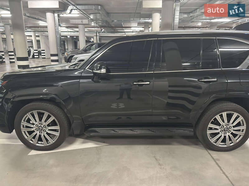 Lexus LX 2022