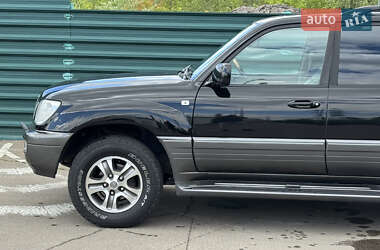 Позашляховик / Кросовер Lexus LX 2004 в 