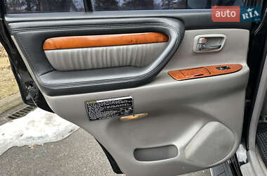Позашляховик / Кросовер Lexus LX 2004 в 
