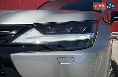 Внедорожник / Кроссовер Lexus LX 2022 в 