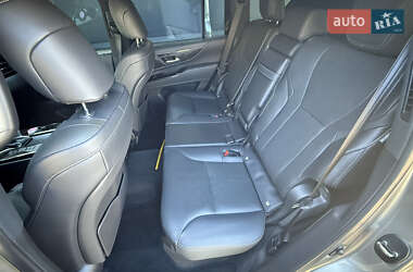 Внедорожник / Кроссовер Lexus LX 2022 в 