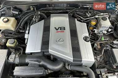 Внедорожник / Кроссовер Lexus LX 2005 в 
