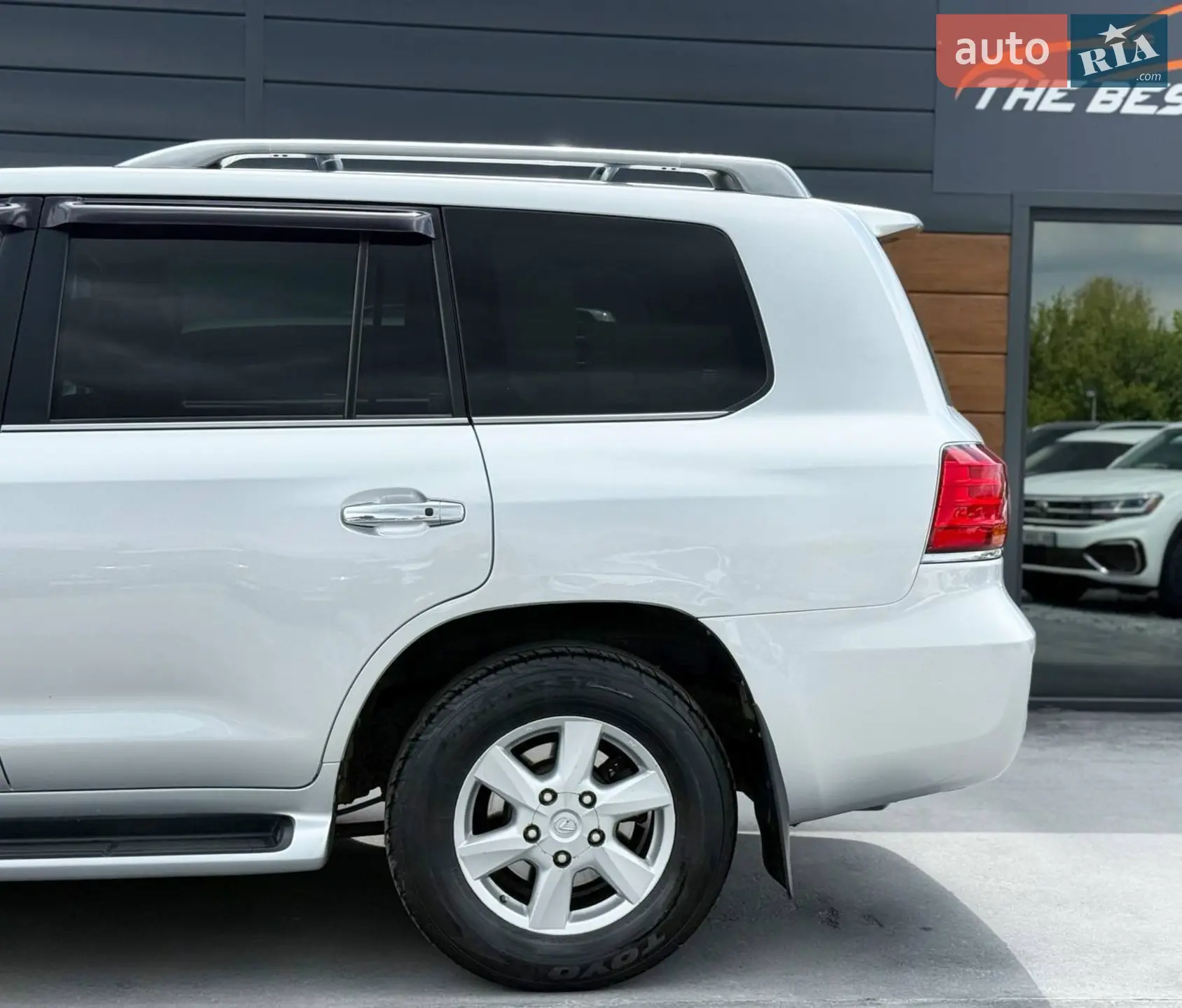 2010 Lexus LX - мініатюра 8