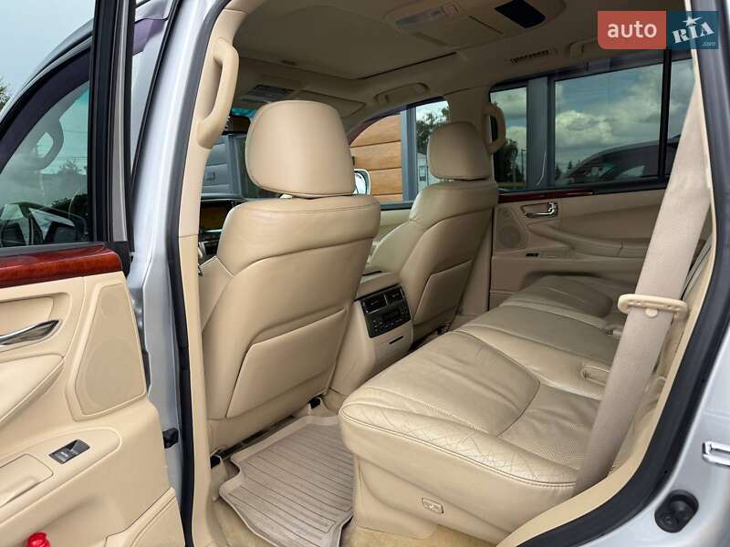 Позашляховик / Кросовер Lexus LX 2010 в Рівному