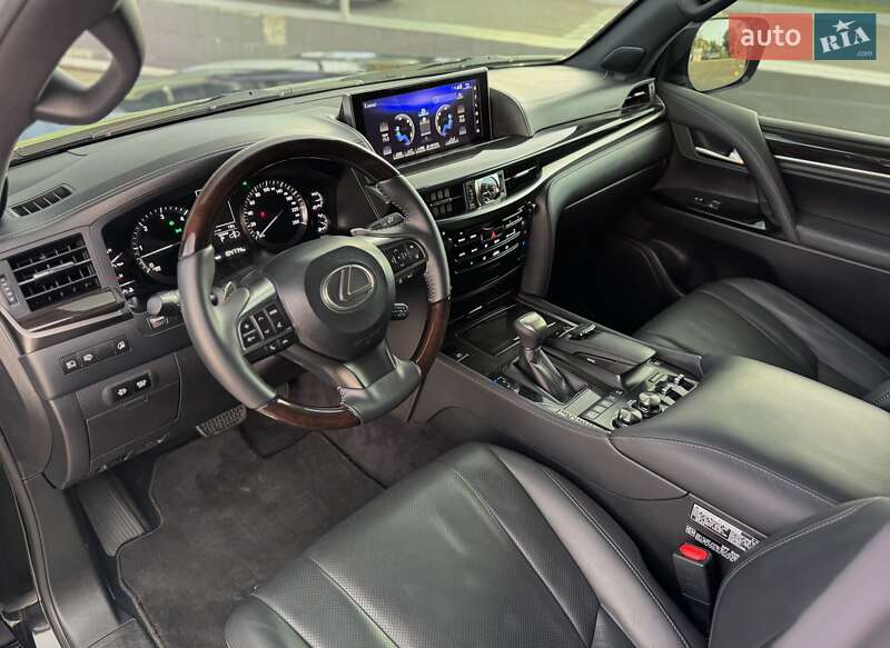 Внедорожник / Кроссовер Lexus LX 2017 в Одессе