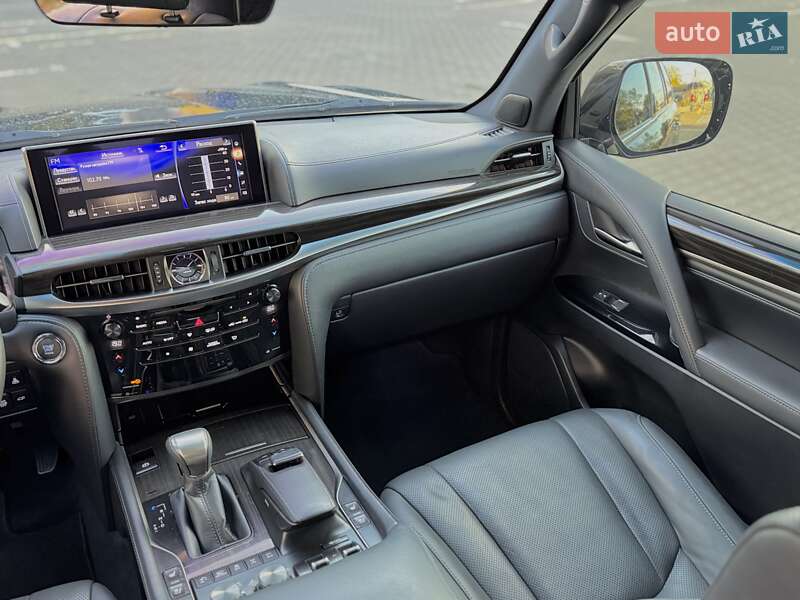 Внедорожник / Кроссовер Lexus LX 2017 в Одессе