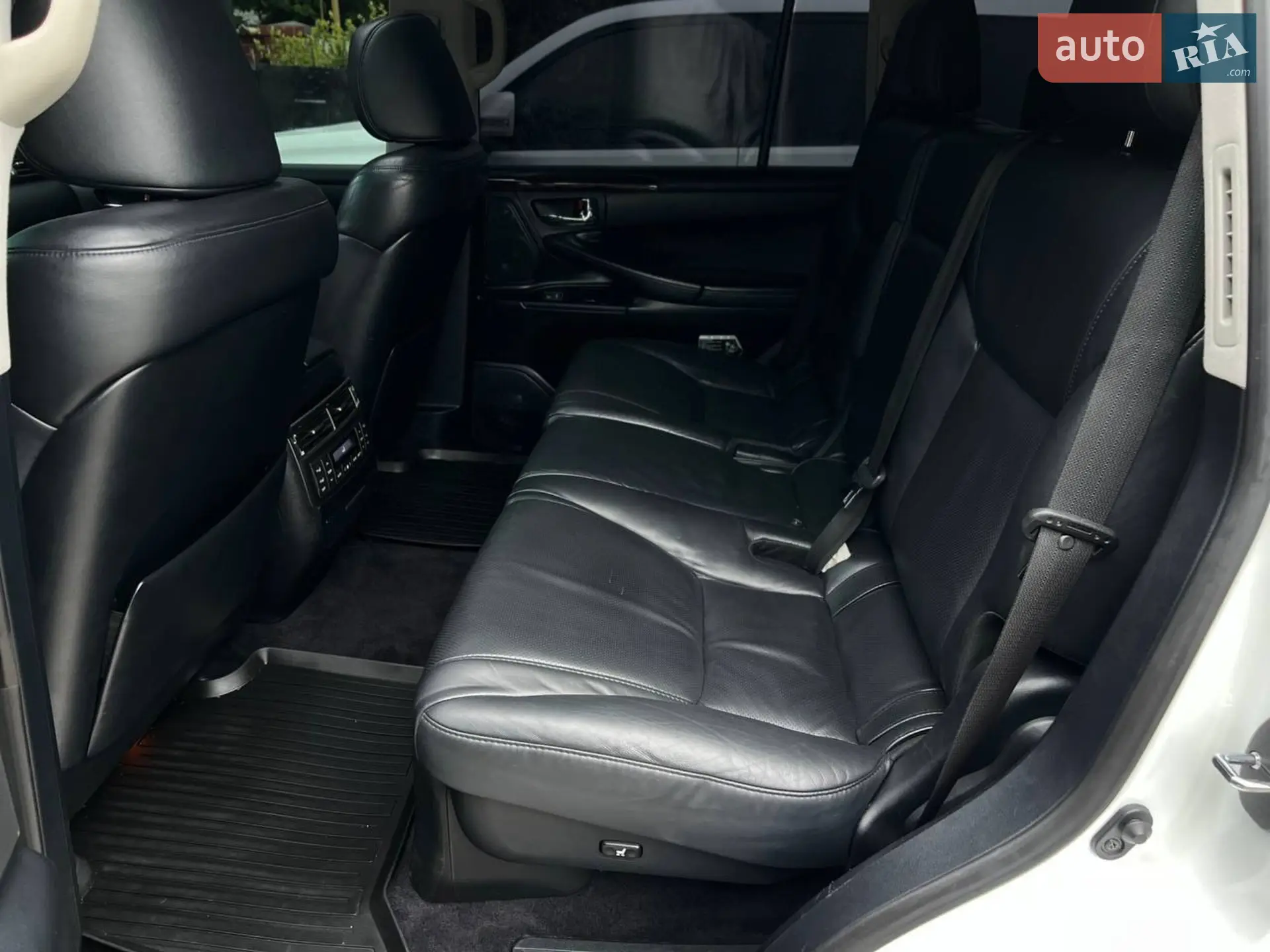 2011 Lexus LX - мініатюра 27