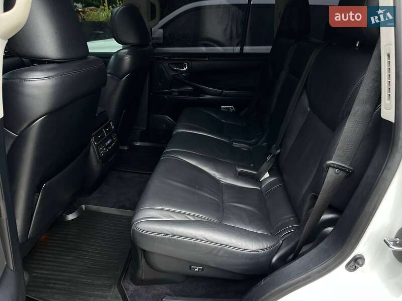 Внедорожник / Кроссовер Lexus LX 2011 в Одессе