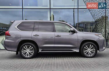 Внедорожник / Кроссовер Lexus LX 2017 в 