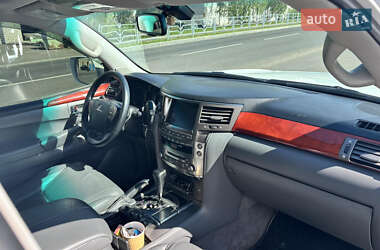Внедорожник / Кроссовер Lexus LX 2008 в 
