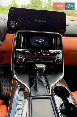 Внедорожник / Кроссовер Lexus LX 2023 в 