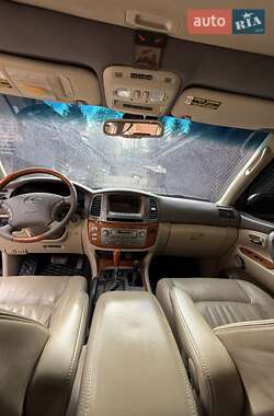 Внедорожник / Кроссовер Lexus LX 2006 в 