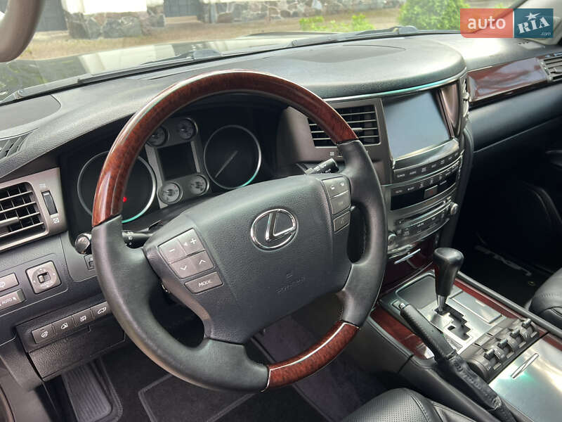 Позашляховик / Кросовер Lexus LX 2011 в Києві